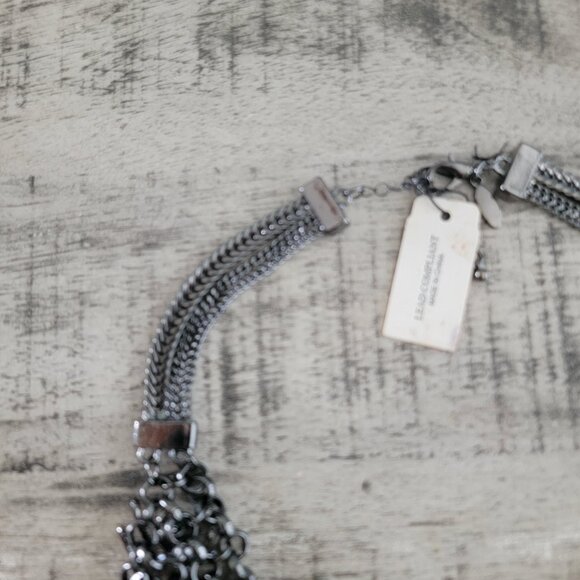 Natasha Skull Spider Mesh Necklace - Picture 10 of 14